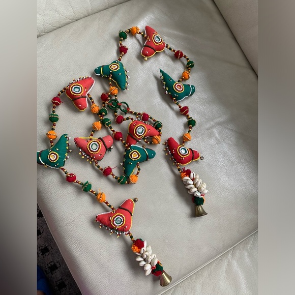 Prosperity Hens Multicolored Fair Trade 84 inches India - Picture 4 of 6